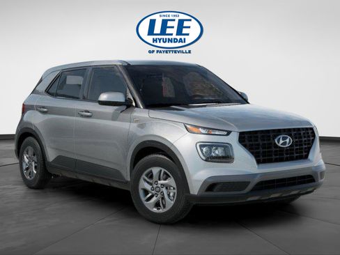 Certified 2026 Hyundai Venue SE FWD image 1
