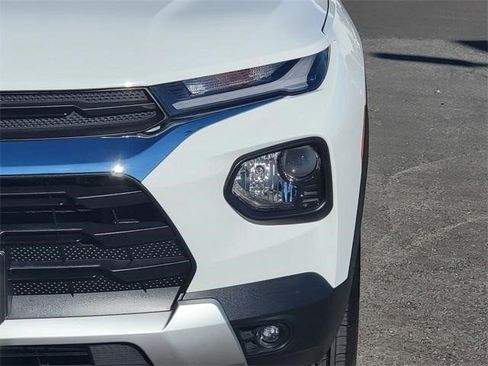 Certified 2023 Chevrolet TrailBlazer LT w/ Convenience Package image 3