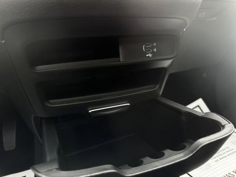 New 2026 Chrysler Pacifica Select w/ S Appearance Package image 31