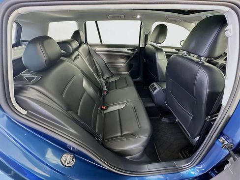 Used 2017 Volkswagen Golf SportWagen FWD image 38