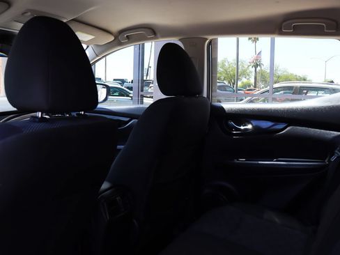 Used 2019 Nissan Rogue Sport SV FWD image 34