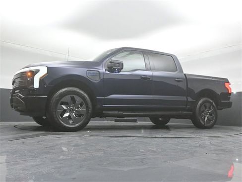 Used 2024 Ford F150 Lightning Lariat image 41
