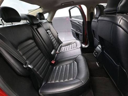 Used 2017 Ford Fusion SE w/ Fusion SE Technology Package image 40