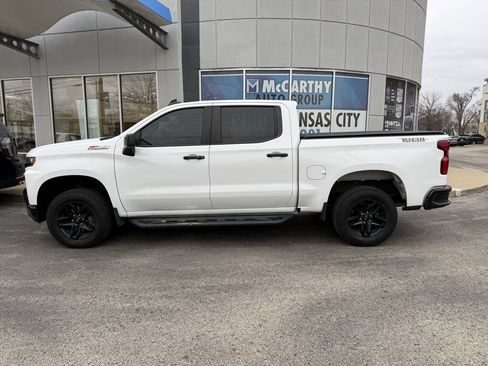 Used 2020 Chevrolet Silverado 1500 LT Trail Boss image 2