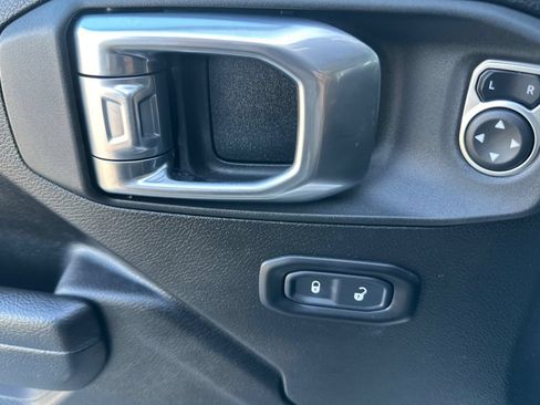 Used 2023 Jeep Wrangler Unlimited w/ Cold Weather Group AWD/4WD image 11