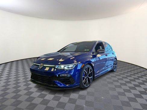 Used 2022 Volkswagen Golf R 2.0T image 2