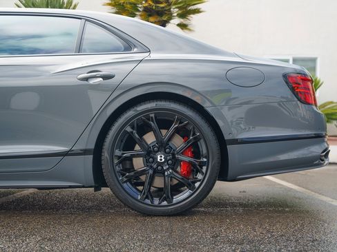 Used 2025 Bentley Flying Spur Speed image 39