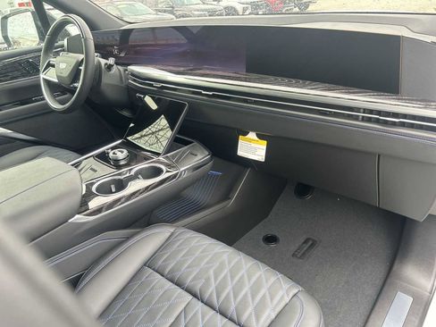 New 2026 Cadillac Escalade IQ Sport 1 w/ LPO, ONYX Package image 20