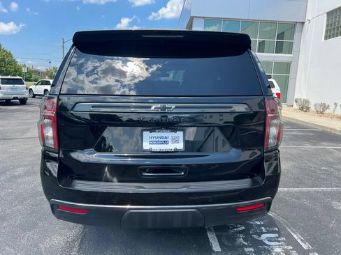Used 2022 Chevrolet Tahoe Z71 w/ Z71 Off-Road Package AWD/4WD image 7