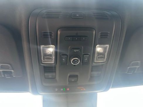 Used 2023 Cadillac Escalade ESV Premium Luxury image 18