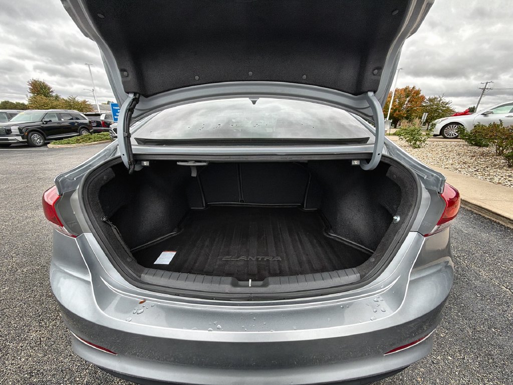 Used 2017 Hyundai Elantra SE FWD image 18
