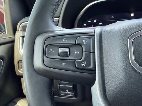 Certified 2023 GMC Yukon SLT w/ SLT Premium Package AWD/4WD image 29