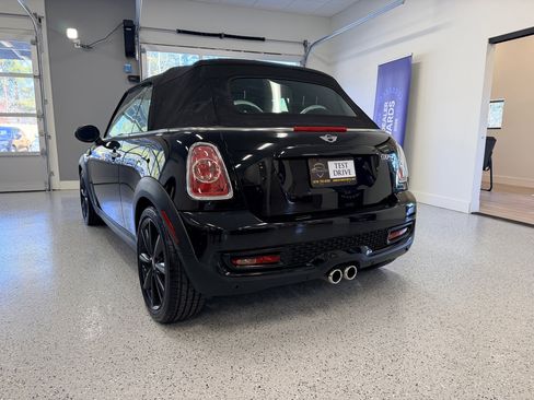 Used 2015 MINI Cooper S image 6