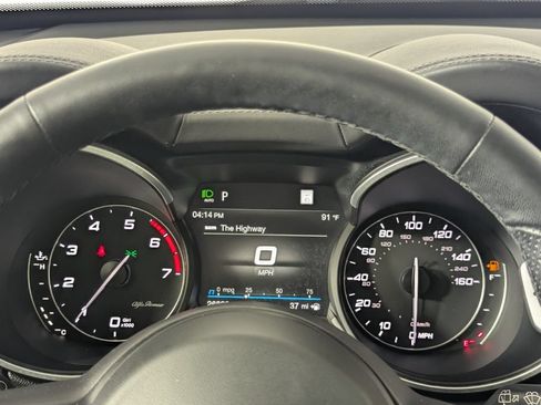 Used 2023 Alfa Romeo Stelvio Veloce AWD/4WD image 19