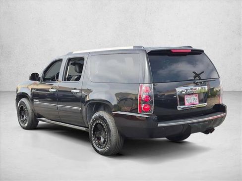 Used 2011 GMC Yukon XL Denali AWD/4WD image 8