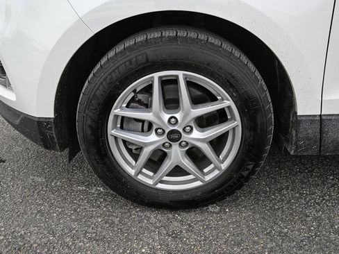 Certified 2024 Ford Edge SEL w/ Convenience Package image 12