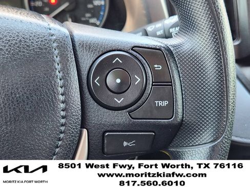Used 2017 Toyota RAV4 LE FWD image 27
