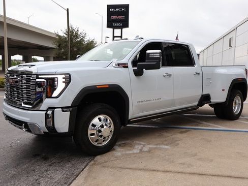 New 2026 GMC Sierra 3500 Denali w/ Denali Reserve Package image 3