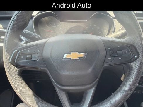 Used 2022 Chevrolet TrailBlazer LT w/ Convenience Package FWD image 11