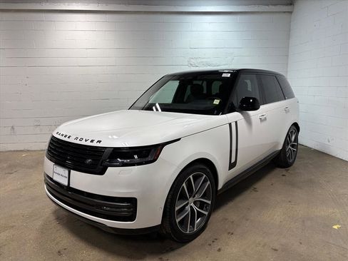 Used 2024 Land Rover Range Rover SE image 1