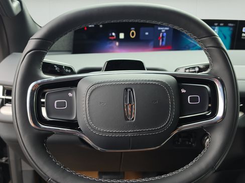 New 2026 Lincoln Navigator Reserve w/ Jet Appearance Package AWD/4WD image 12