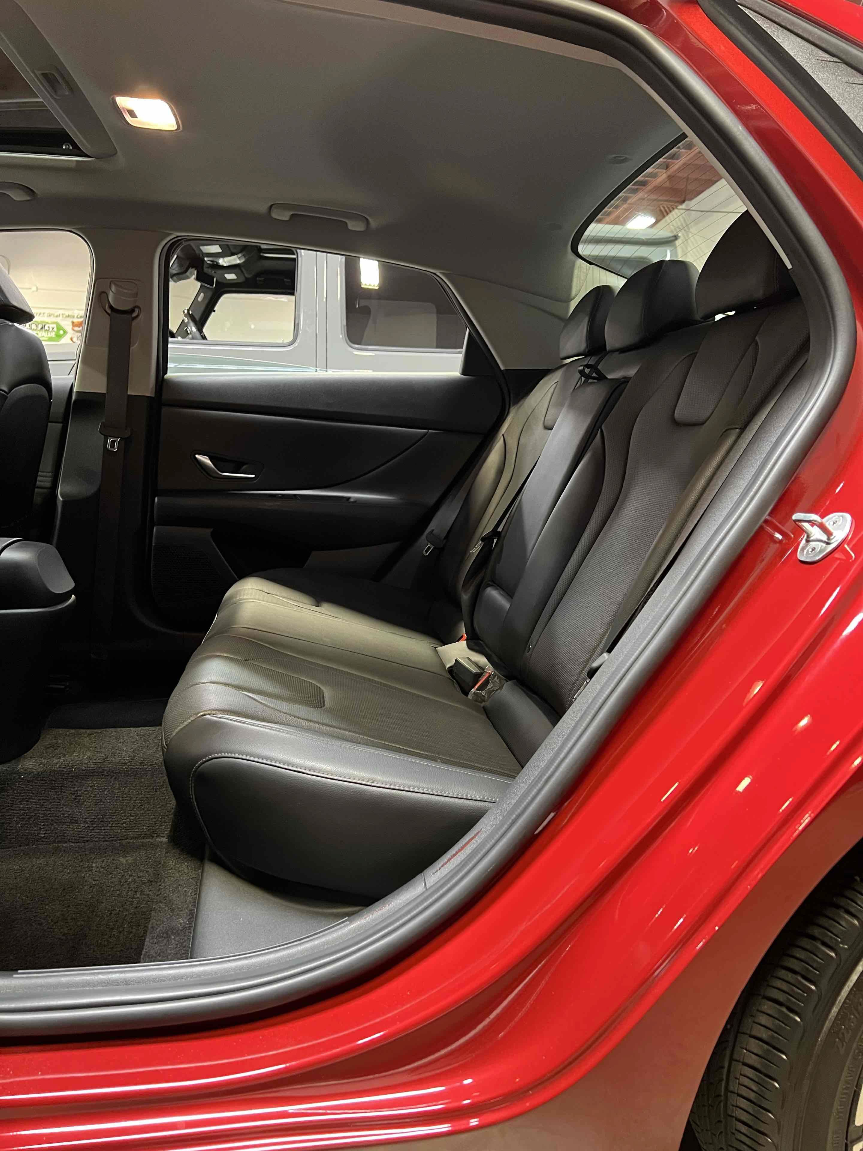 Used 2023 Hyundai Elantra Limited FWD image 32