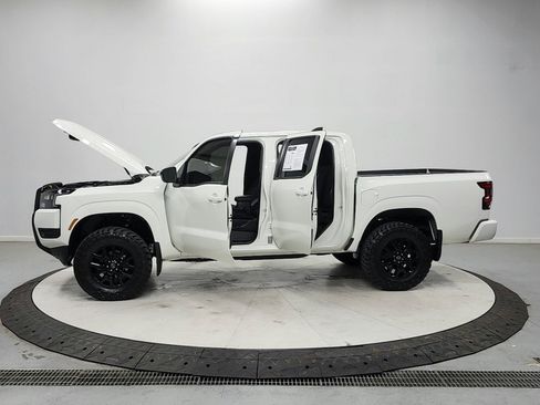 Used 2026 Nissan Frontier SV w/ All-Weather Content Package AWD/4WD image 12