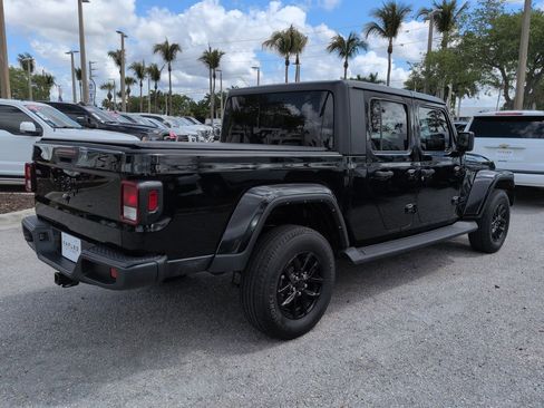 Used 2021 Jeep Gladiator Sport AWD/4WD image 5