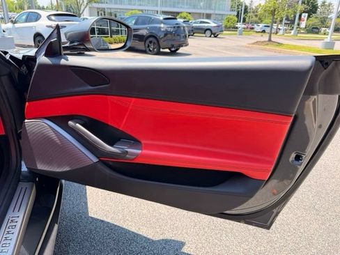 Used 2020 Ferrari Portofino RWD image 23