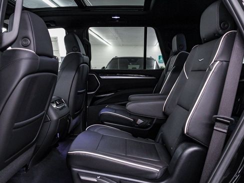 Used 2026 Cadillac Escalade Luxury image 17