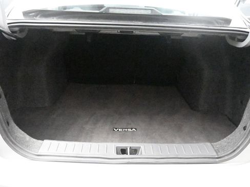 Used 2023 Nissan Versa SR w/ Trunk Package image 23