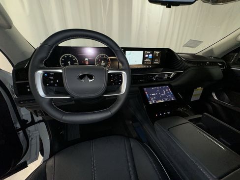 New 2025 INFINITI QX80 Sensory image 12