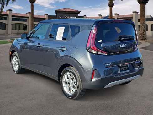 Used 2025 Kia Soul LX w/ LX Technology Package FWD image 6