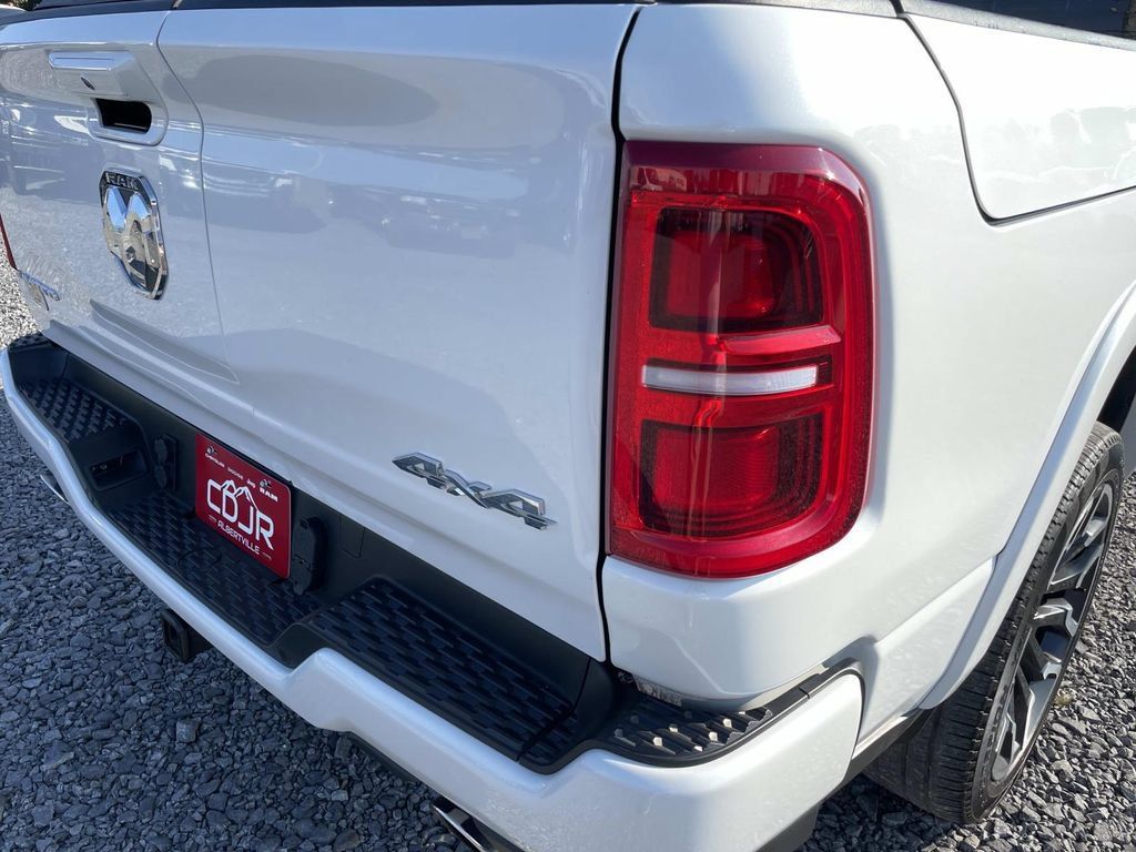 Used 2025 RAM 1500 Limited AWD/4WD image 19
