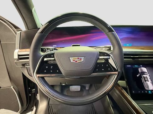 Used 2025 Cadillac Escalade Sport Platinum w/ LPO, ONYX Package AWD/4WD image 9