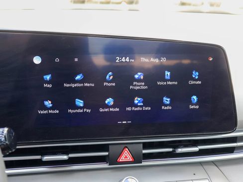 Used 2025 Hyundai Elantra SEL FWD image 5