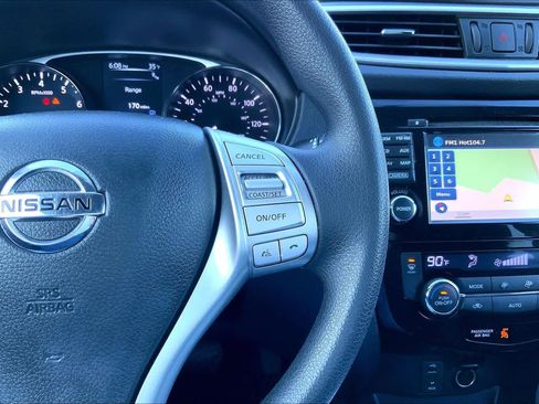 Used 2014 Nissan Rogue SV w/ SV Premium Package image 25