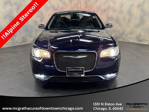 Used 2015 Chrysler 300 C image 5