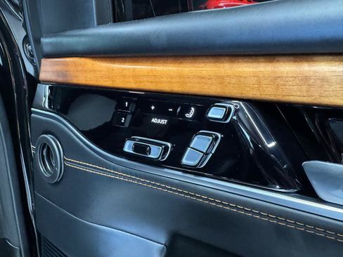 Used 2022 Jeep Grand Wagoneer Series III AWD/4WD image 47