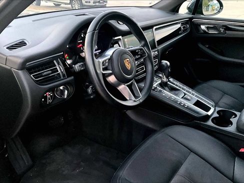 Used 2021 Porsche Macan image 36