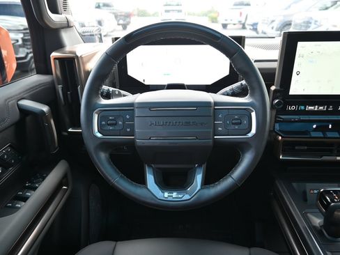 Used 2024 GMC Hummer EV 2X w/ LPO, Illumination Package AWD/4WD image 10