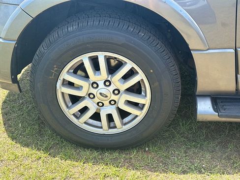 Used 2013 Ford Expedition Limited AWD/4WD image 11