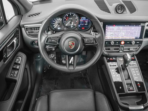 Certified 2026 Porsche Macan AWD/4WD image 14