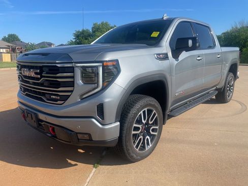 Used 2024 GMC Sierra 1500 AT4 w/ AT4 Preferred Package AWD/4WD image 1