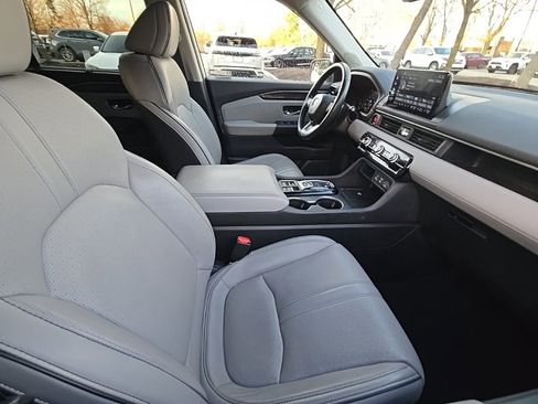 Certified 2023 Honda Pilot Elite image 23