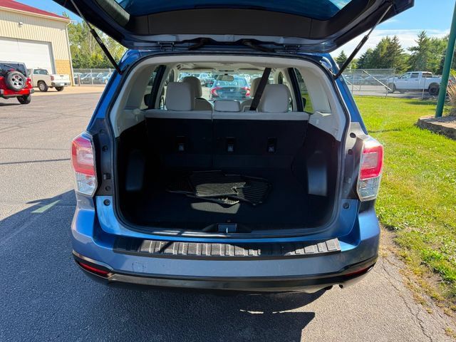 Used 2017 Subaru Forester 2.5i Premium AWD/4WD image 3