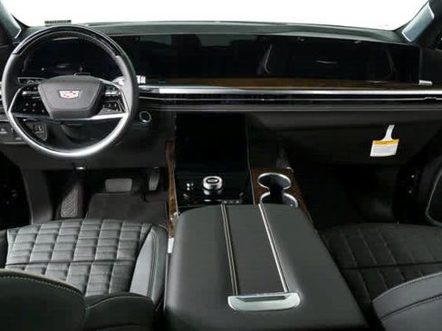 Certified 2026 Cadillac Escalade ESV Platinum Sport AWD/4WD image 18