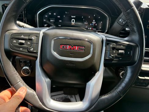 Used 2022 GMC Sierra 1500 SLT w/ X31 Off-Road Package AWD/4WD image 18