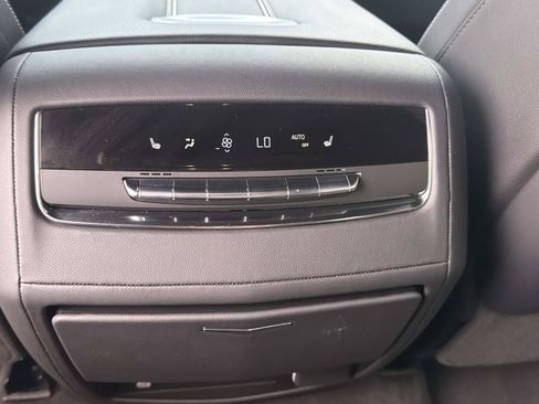 Used 2023 Cadillac Escalade Luxury RWD image 14