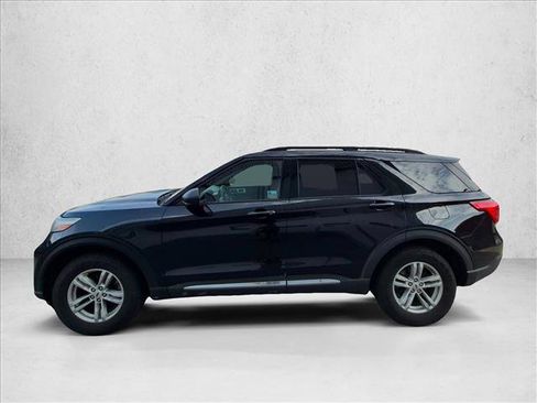 Used 2020 Ford Explorer XLT w/ Comfort Package AWD/4WD image 8